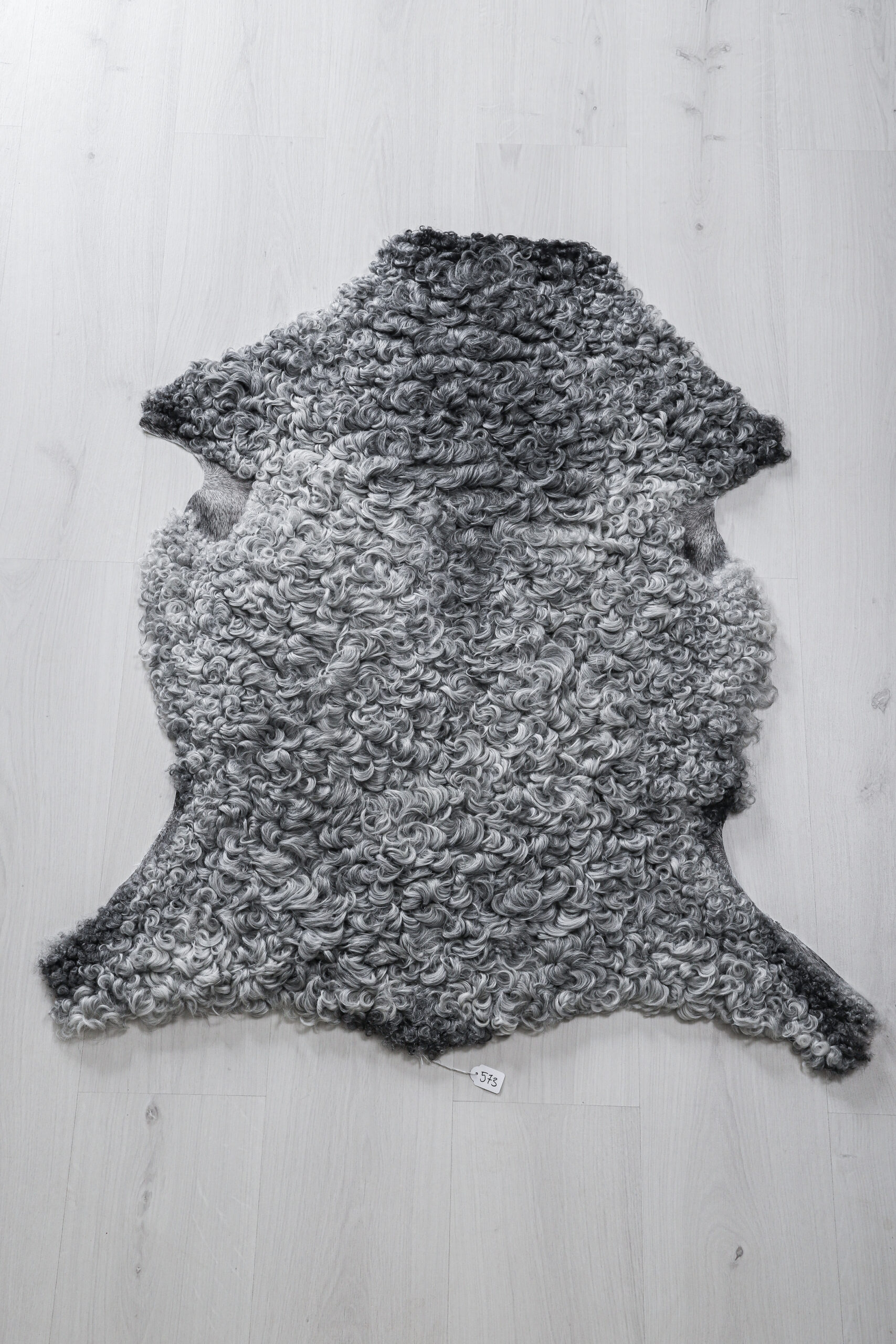 573-Lammskinn, Fårskinn, Lambskin, Sheepskin, Schafsfell, Schafspeltz