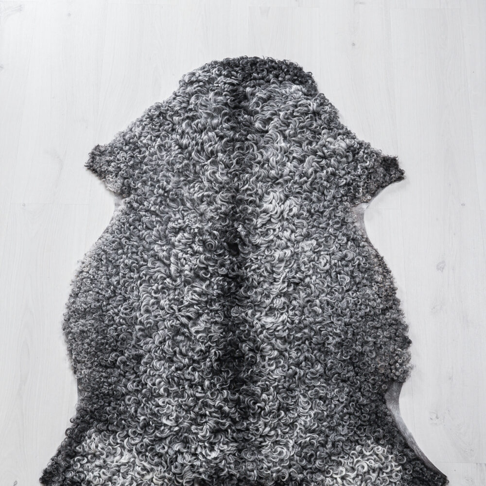 Nr 814 Mellangrått lammskinn