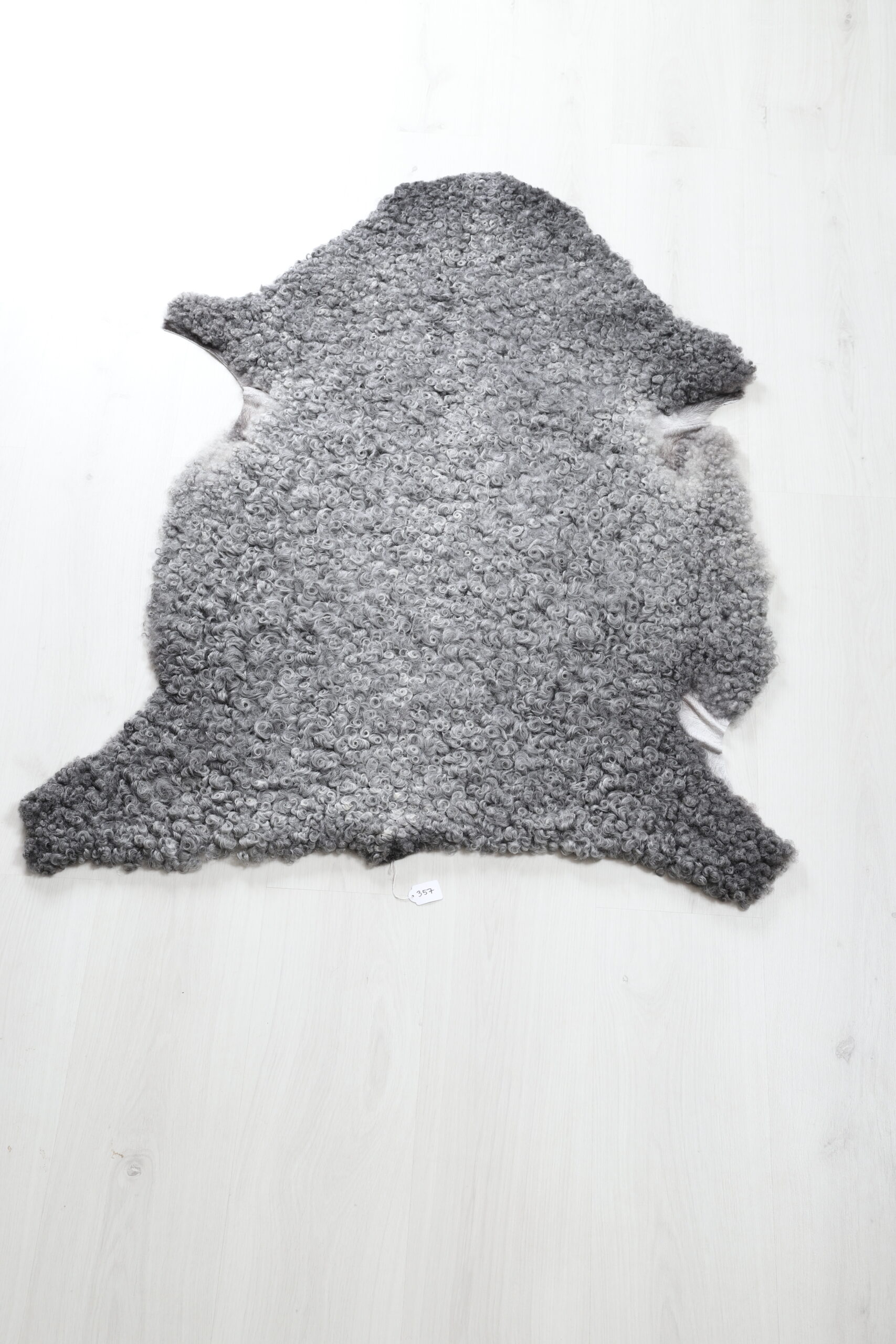 357-Lammskinn, Fårskinn, Lambskin, Sheepskin, Schafsfell, Schafspeltz