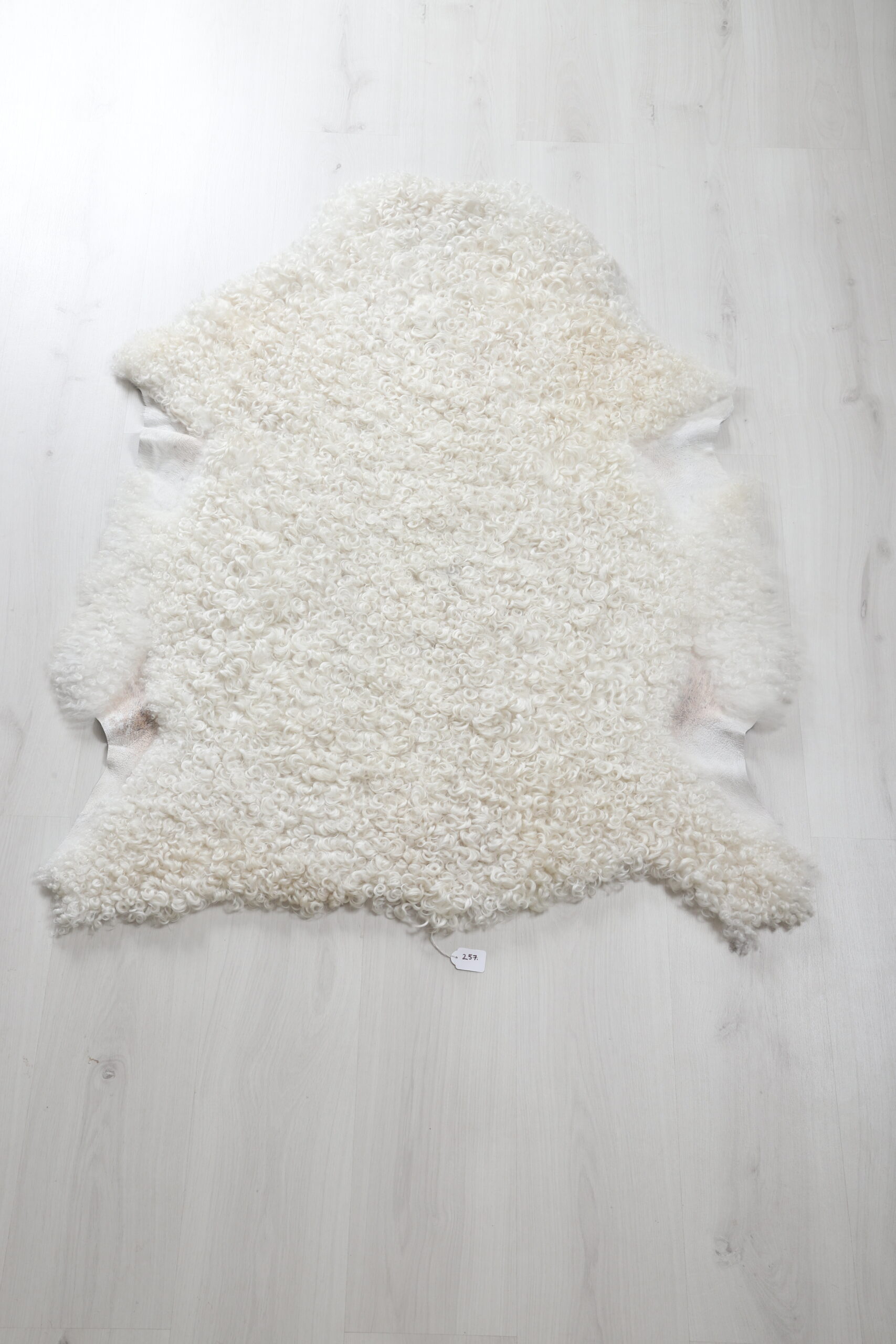 257-Lammskinn, Fårskinn, Lambskin, Sheepskin, Schafsfell, Schafspeltz