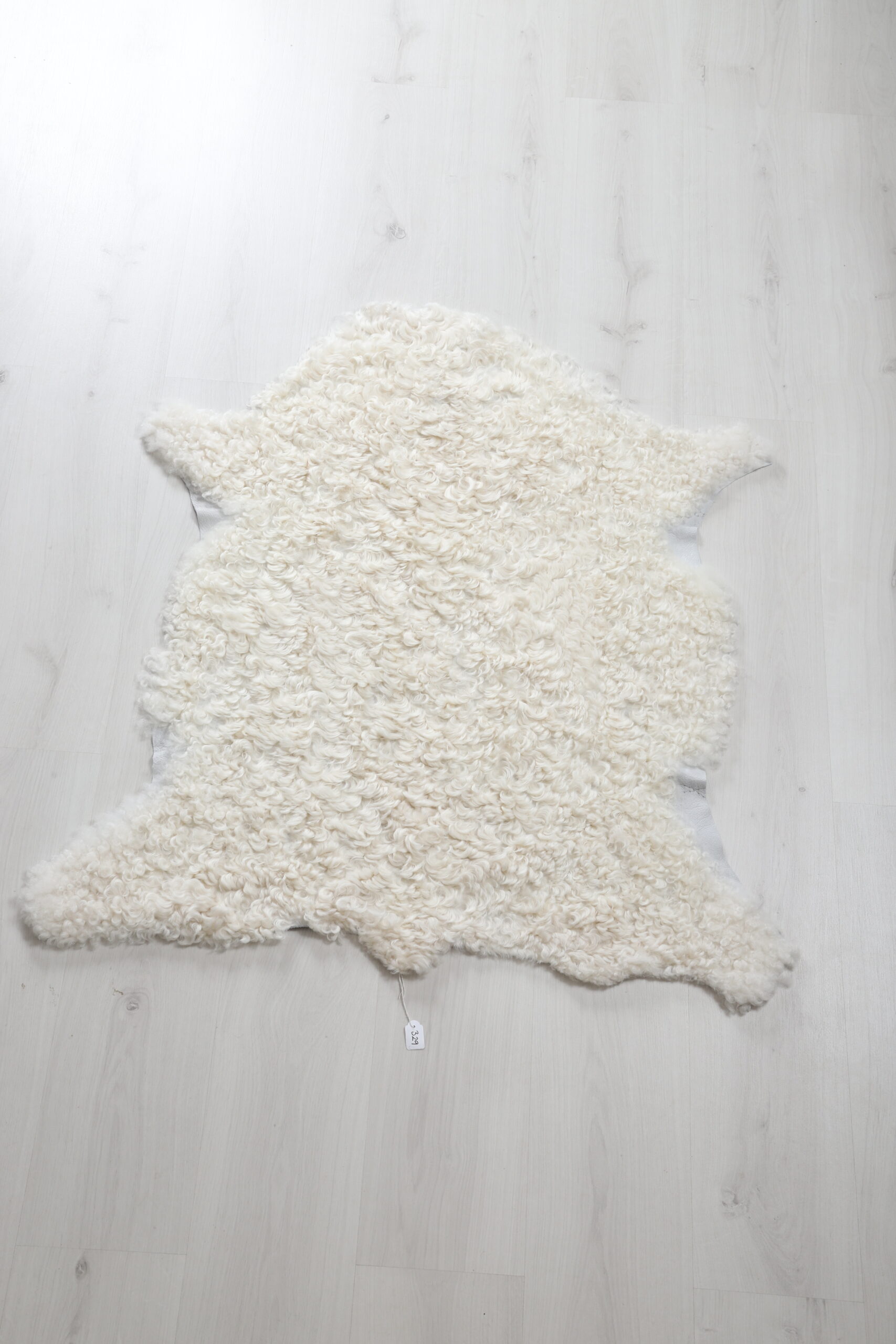 329-Lammskinn, Fårskinn, Lambskin, Sheepskin, Schafsfell, Schafspeltz
