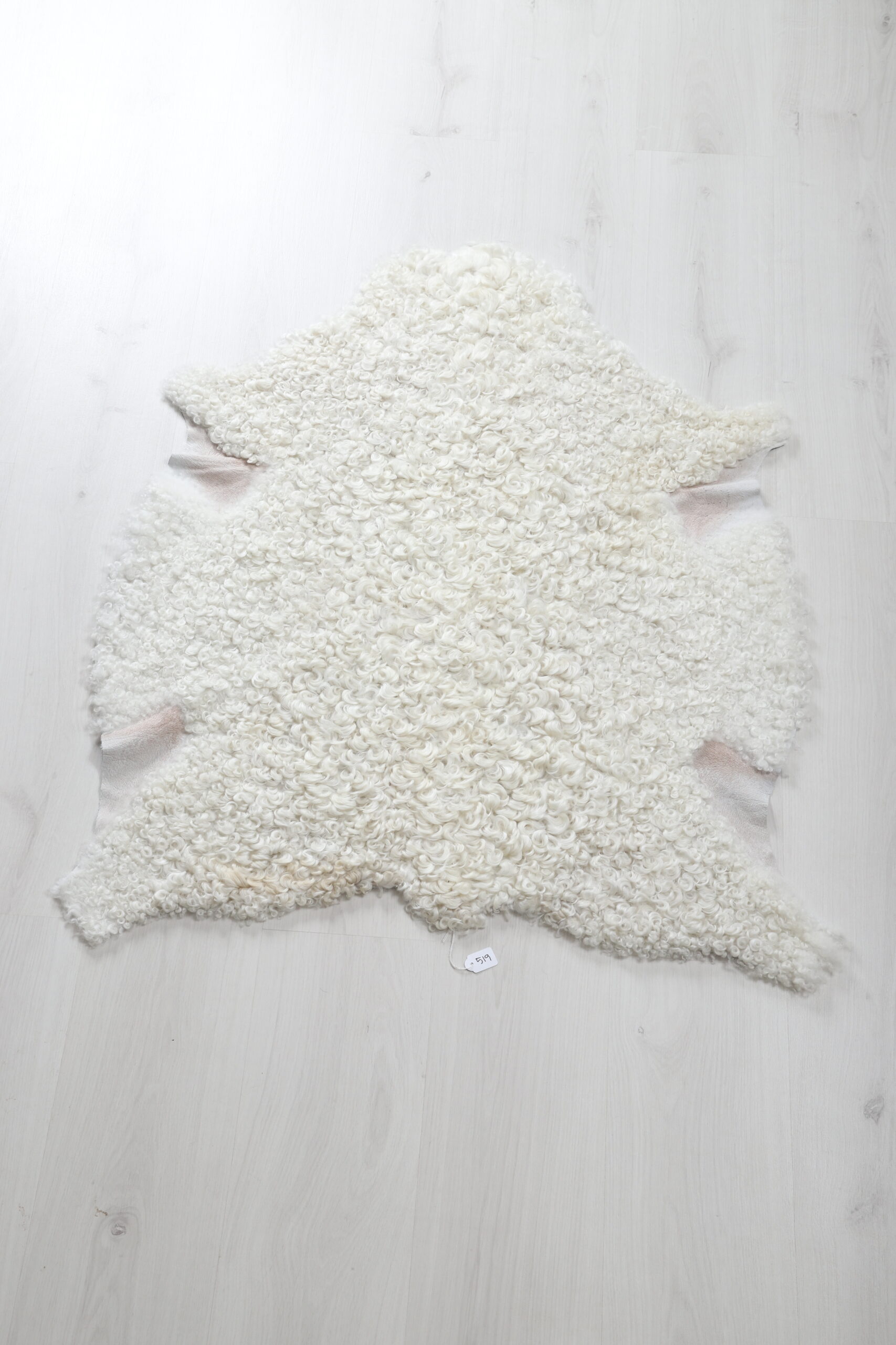 519-Lammskinn, Fårskinn, Lambskin, Sheepskin, Schafsfell, Schafspeltz
