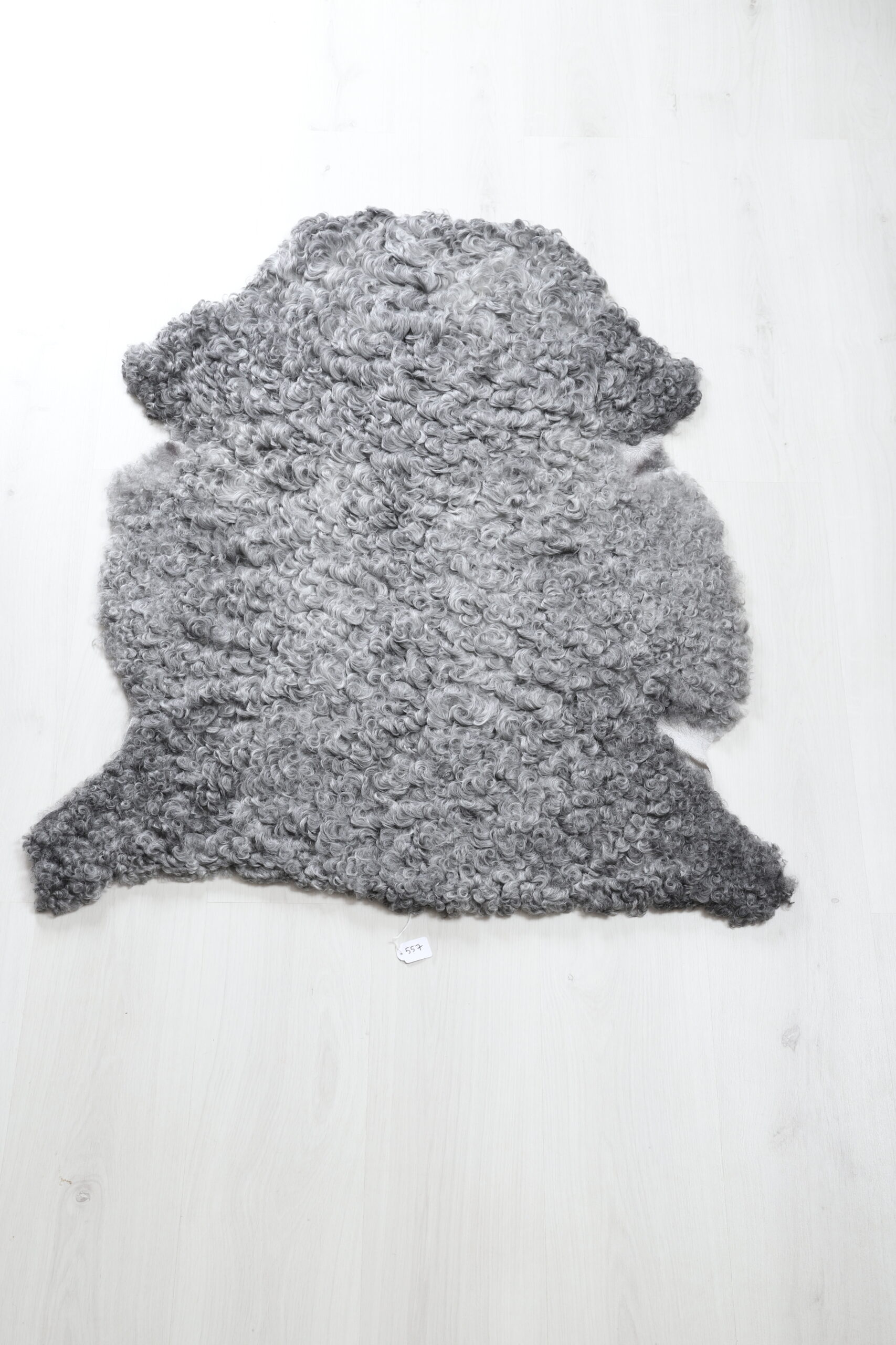 557-Lammskinn, Fårskinn, Lambskin, Sheepskin, Schafsfell, Schafspeltz