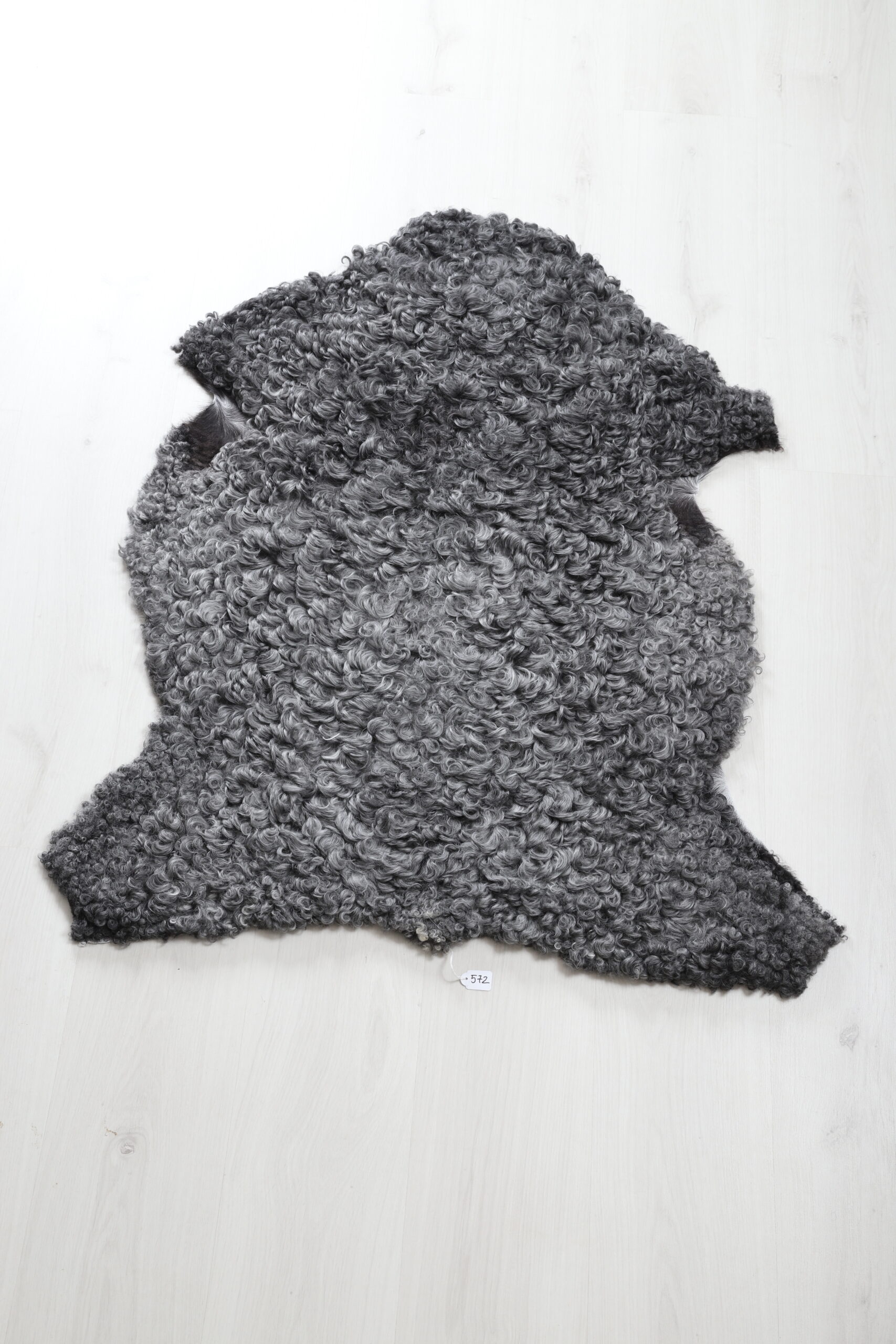 572-Lammskinn, Fårskinn, Lambskin, Sheepskin, Schafsfell, Schafspeltz